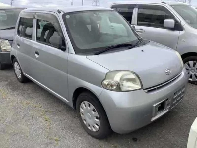 Daihatsu Esse