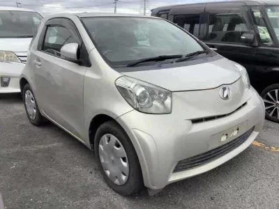 Toyota iQ