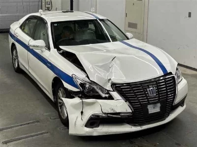 Toyota CROWN HYBRID