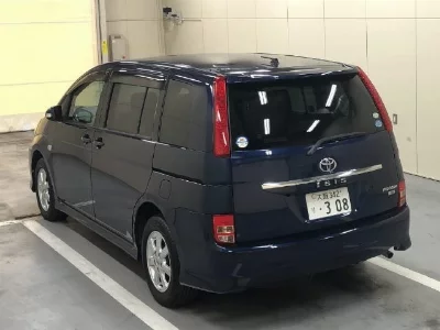 Toyota Isis