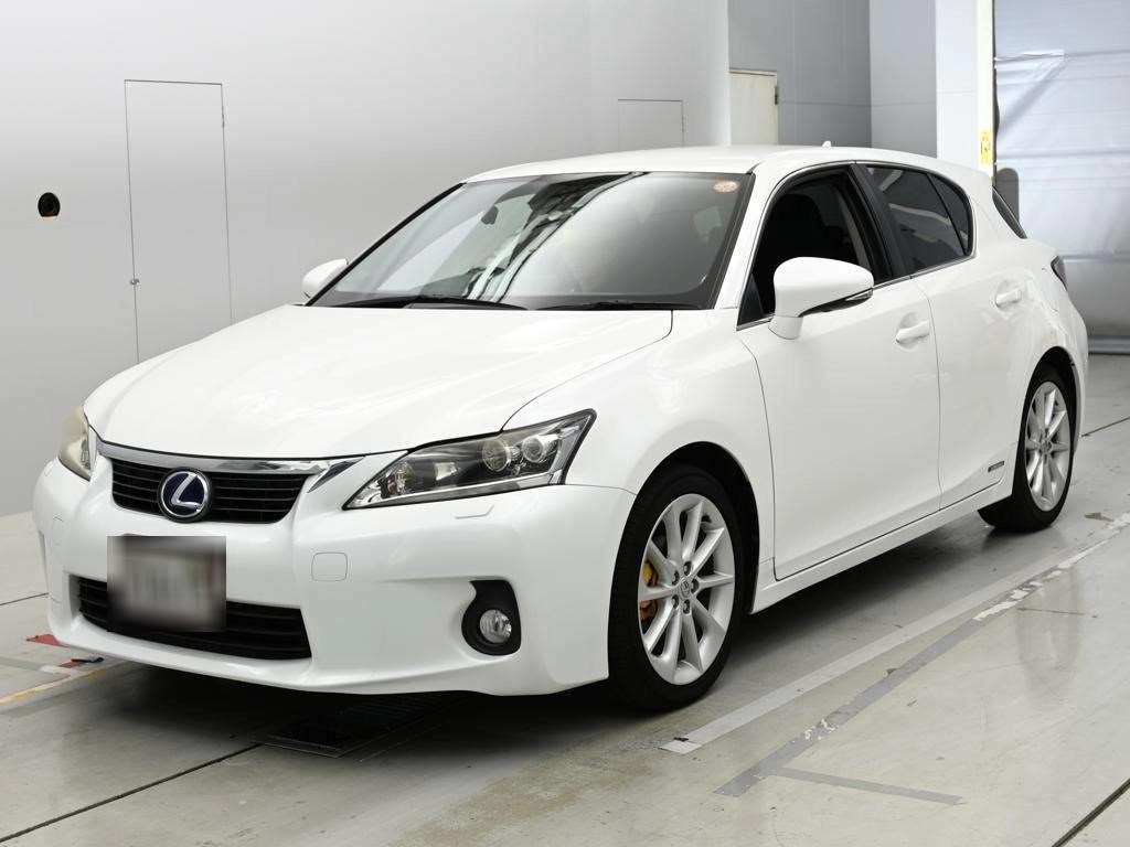 Lexus CT200h  с аукциона в Японии