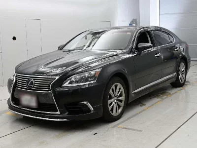 Lexus LS600hL