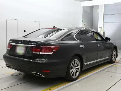 Lexus LS600hL