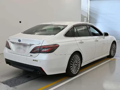 Toyota CROWN HYBRID