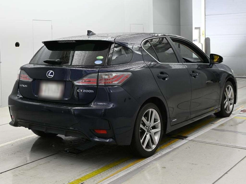Lexus CT200h  с аукциона в Японии