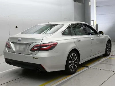 Toyota CROWN HYBRID