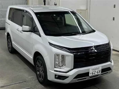 Mitsubishi Delica D:5
