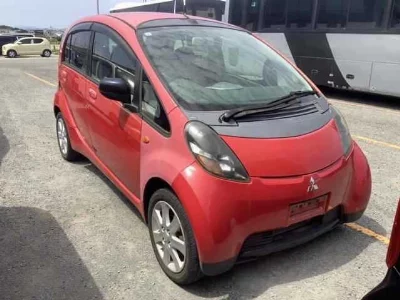 Mitsubishi i