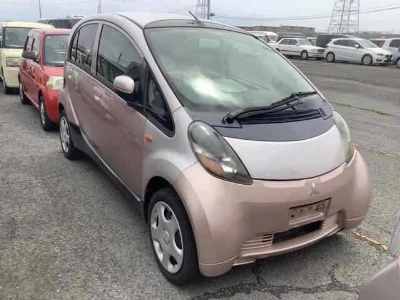 Mitsubishi i