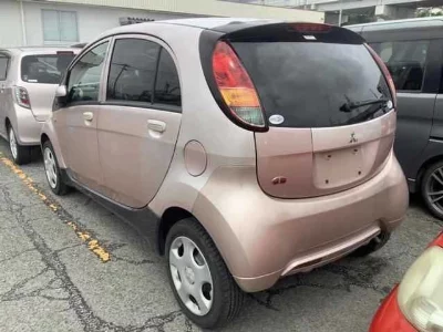 Mitsubishi i