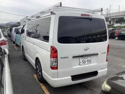 Toyota HiAce Van