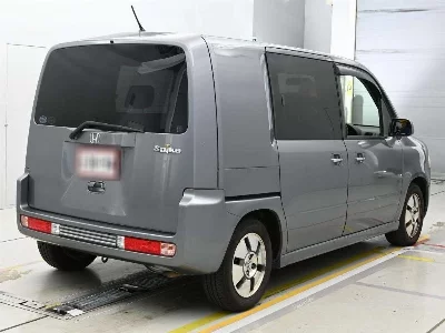 Honda Mobilio Spike