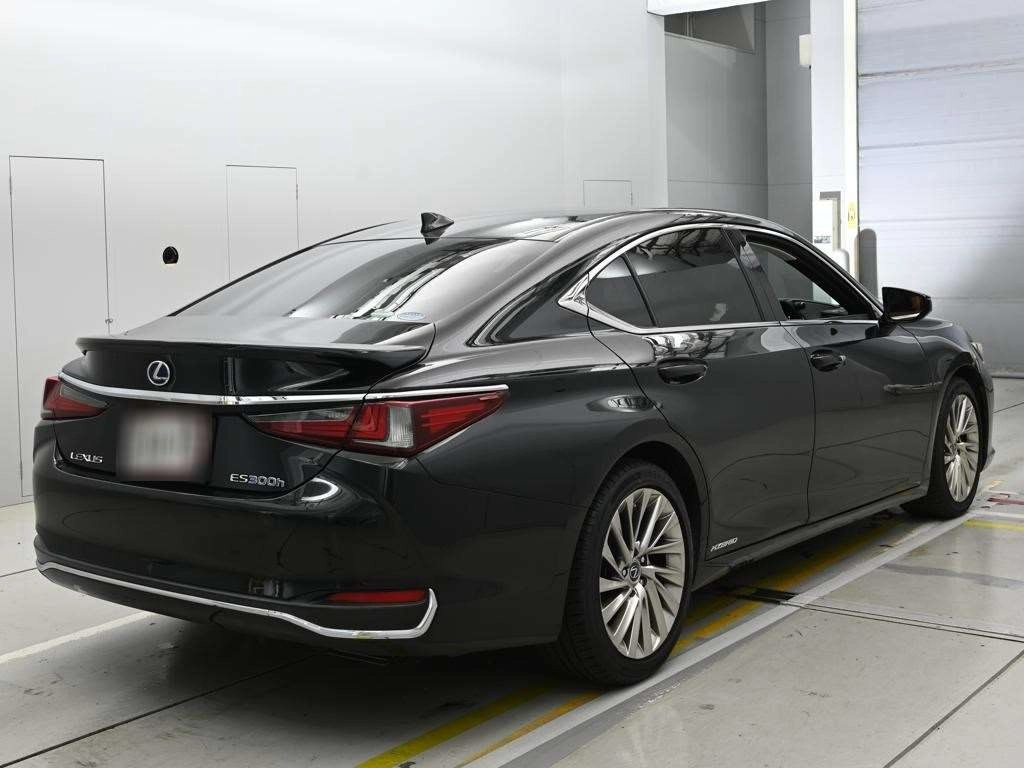 Lexus ES300h  с аукциона в Японии