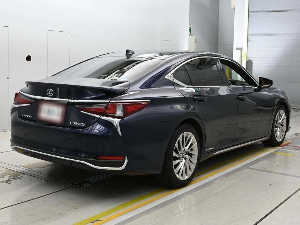 Lexus ES300h  с аукциона в Японии