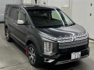 Mitsubishi Delica D:5