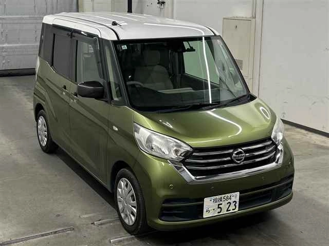 Nissan Dayz Roox  с аукциона в Японии