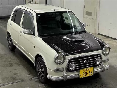 Daihatsu Mira Gino