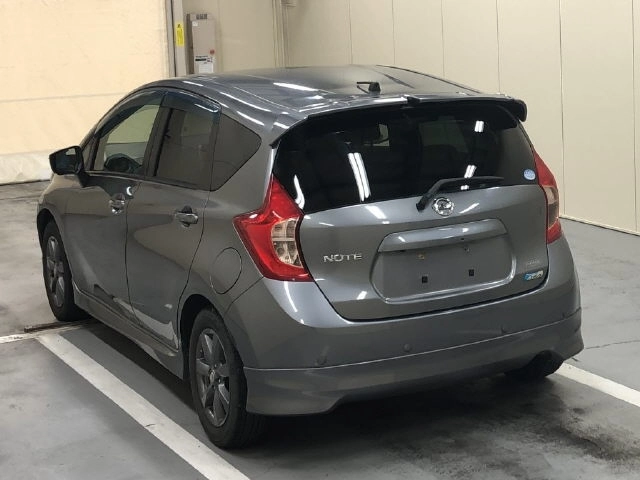 Nissan Note  с аукциона в Японии