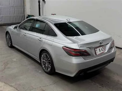 Toyota CROWN HYBRID