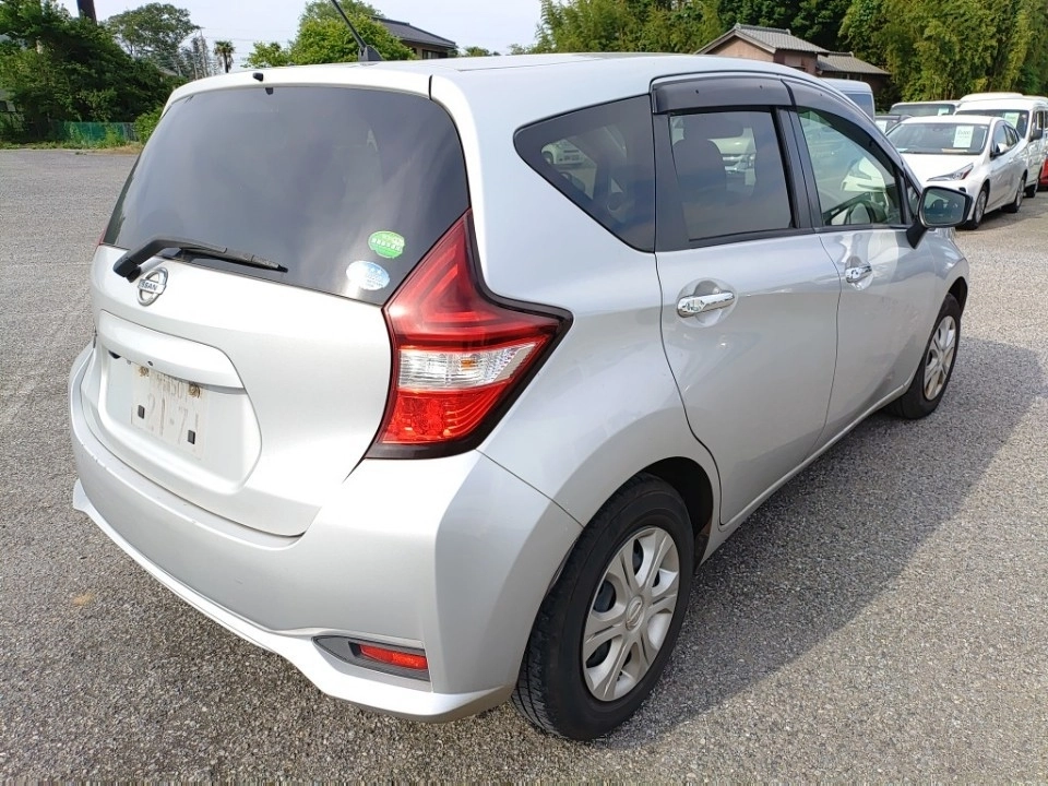 Nissan Note  с аукциона в Японии
