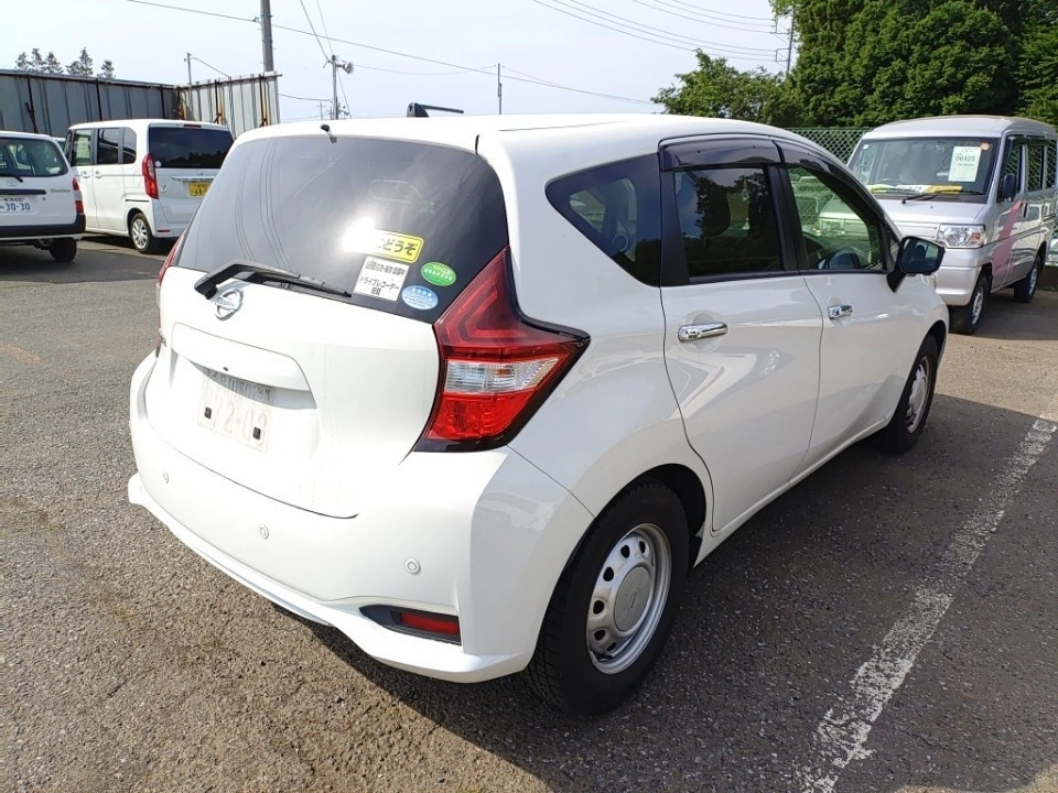 Nissan Note  с аукциона в Японии