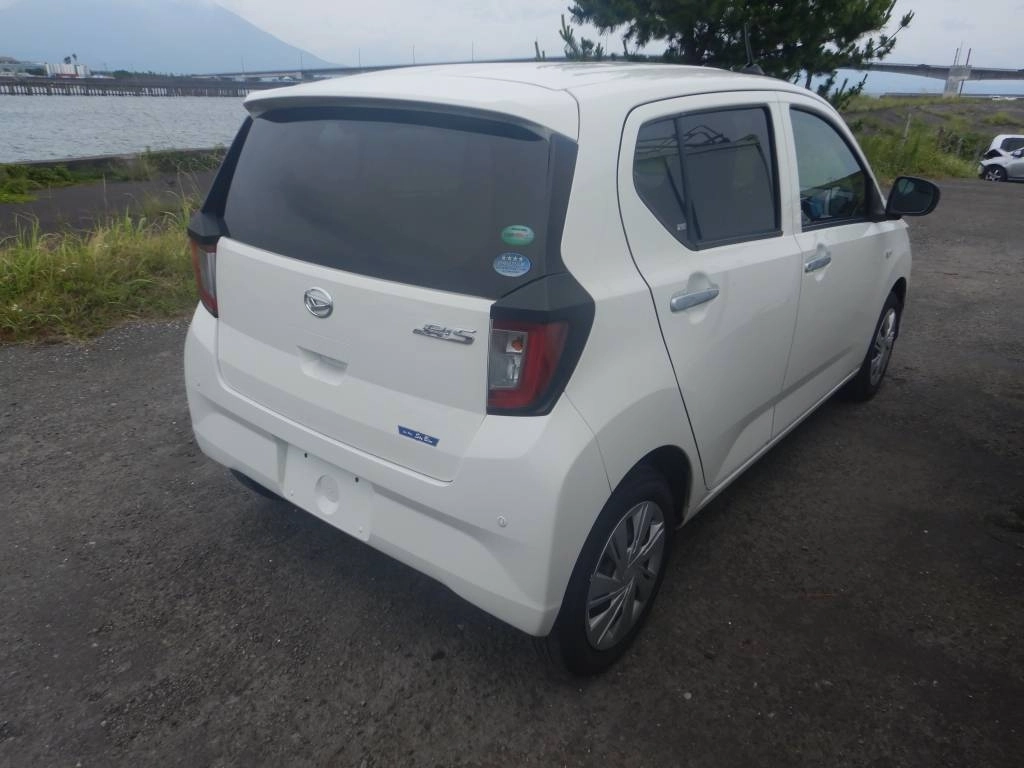 Daihatsu Mira e:S  с аукциона в Японии