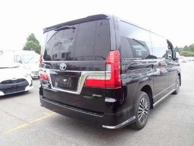Toyota GranAce