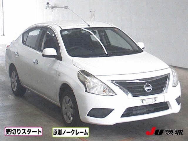 Nissan Tiida Latio  с аукциона в Японии