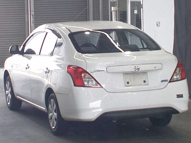 Nissan Tiida Latio  с аукциона в Японии