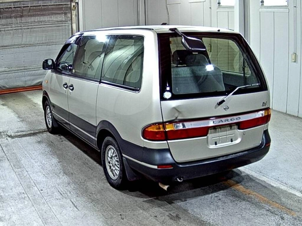 Nissan Largo  с аукциона в Японии