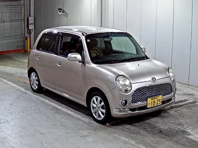 Daihatsu Mira Gino