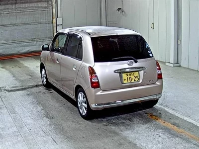 Daihatsu Mira Gino
