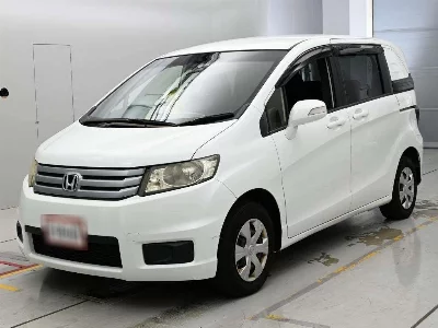 Honda Freed Spike
