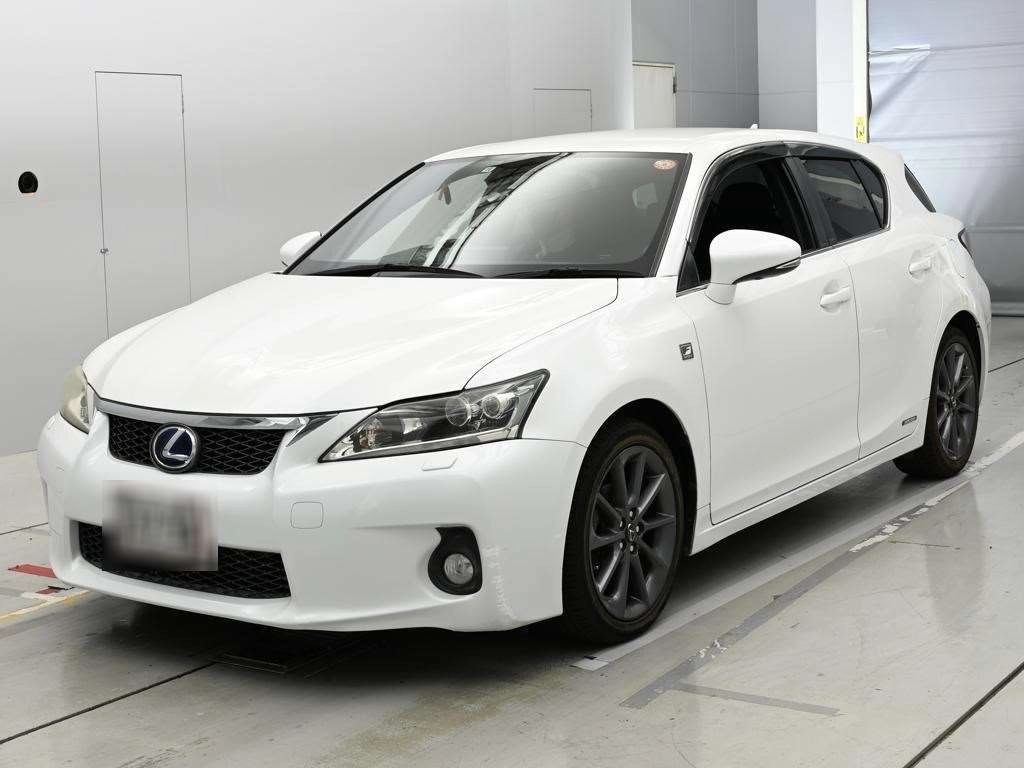 Lexus CT200h  с аукциона в Японии