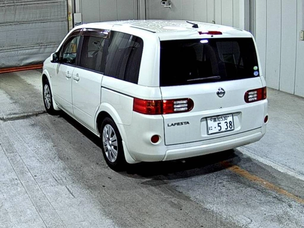 Nissan Lafesta  с аукциона в Японии