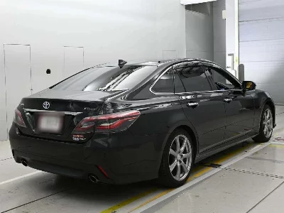 Toyota CROWN HYBRID