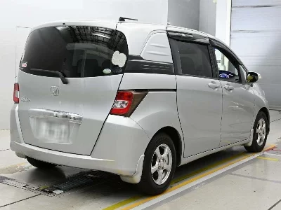 Honda Freed Spike