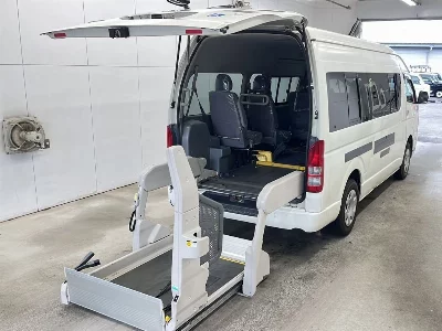 Toyota HiAce Commuter