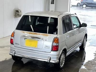 Daihatsu Mira Gino