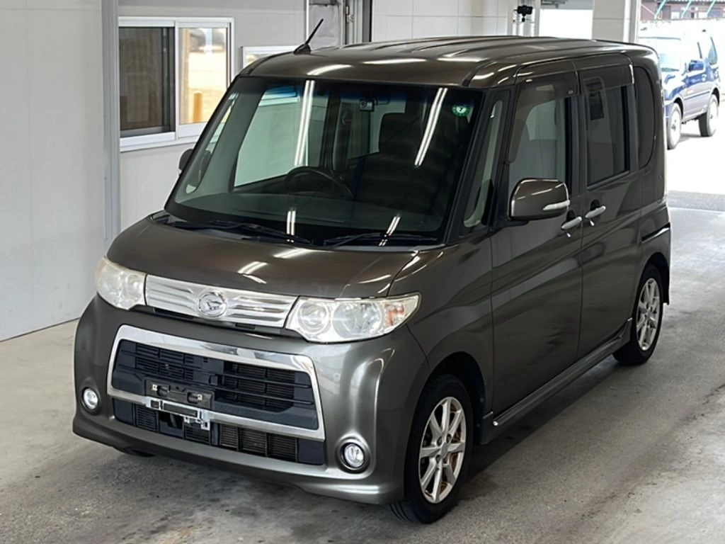 Daihatsu Tanto  с аукциона в Японии