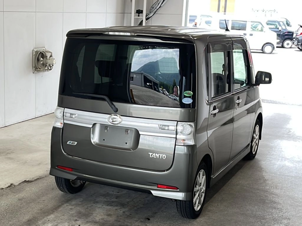 Daihatsu Tanto  с аукциона в Японии