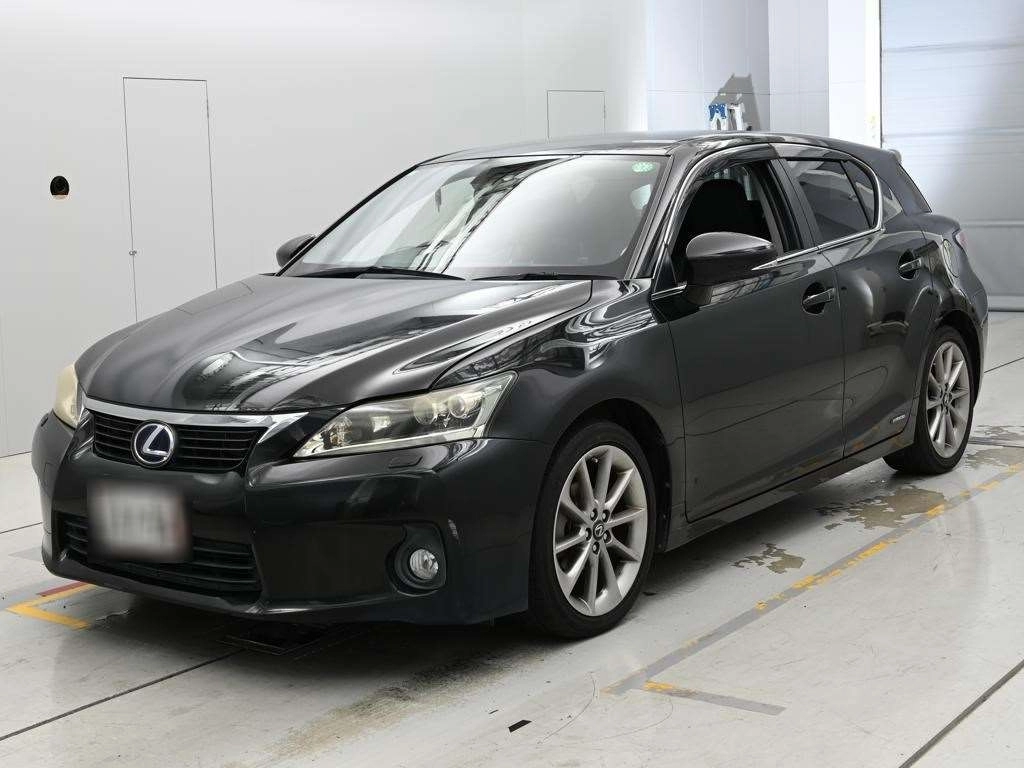 Lexus CT200h  с аукциона в Японии