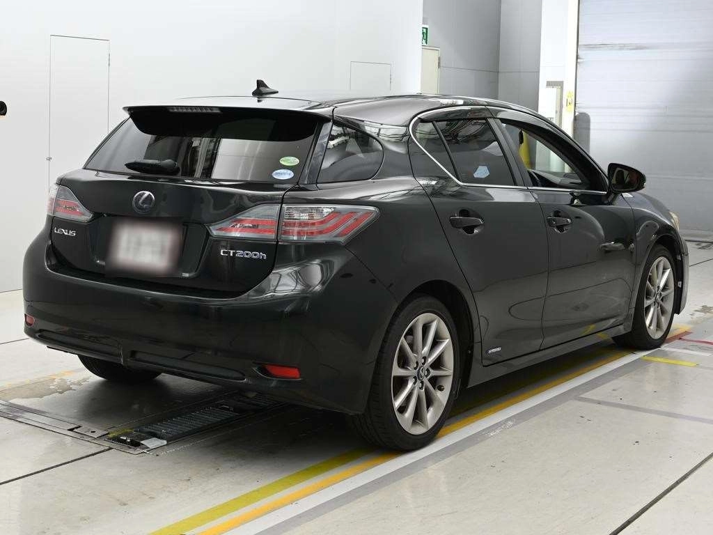 Lexus CT200h  с аукциона в Японии