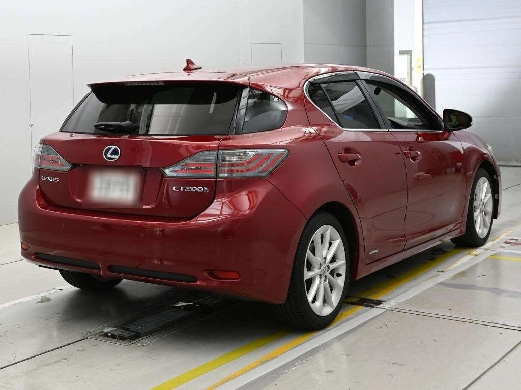Lexus CT200h  с аукциона в Японии