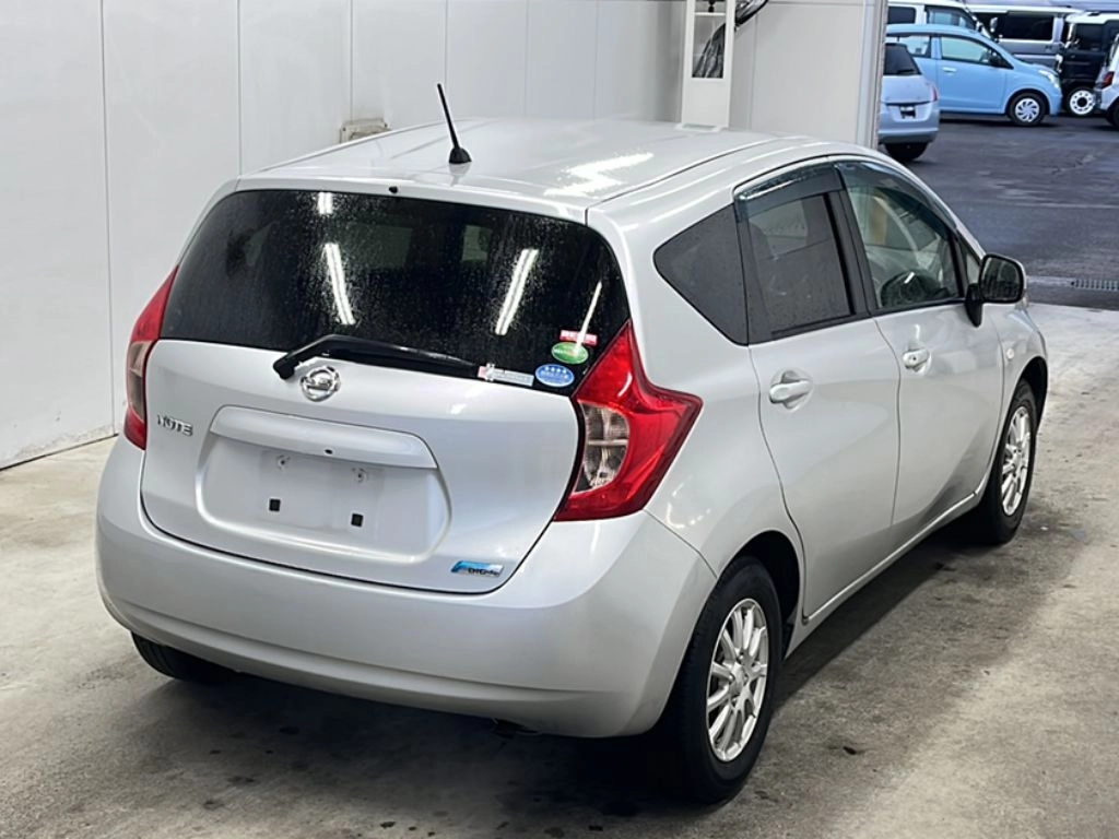 Nissan Note  с аукциона в Японии