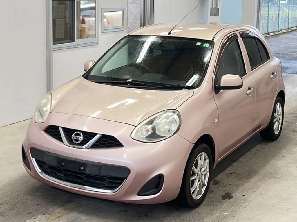 Nissan March  с аукциона в Японии