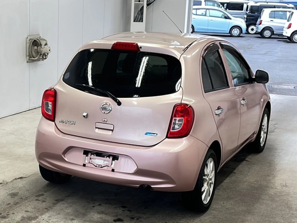 Nissan March  с аукциона в Японии