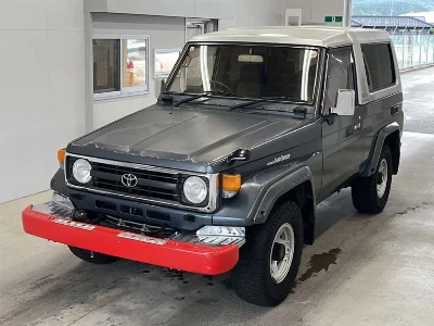 Toyota LAND CRUISER 70