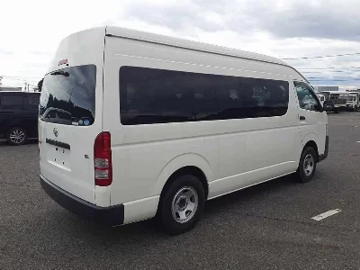 Toyota HiAce Commuter