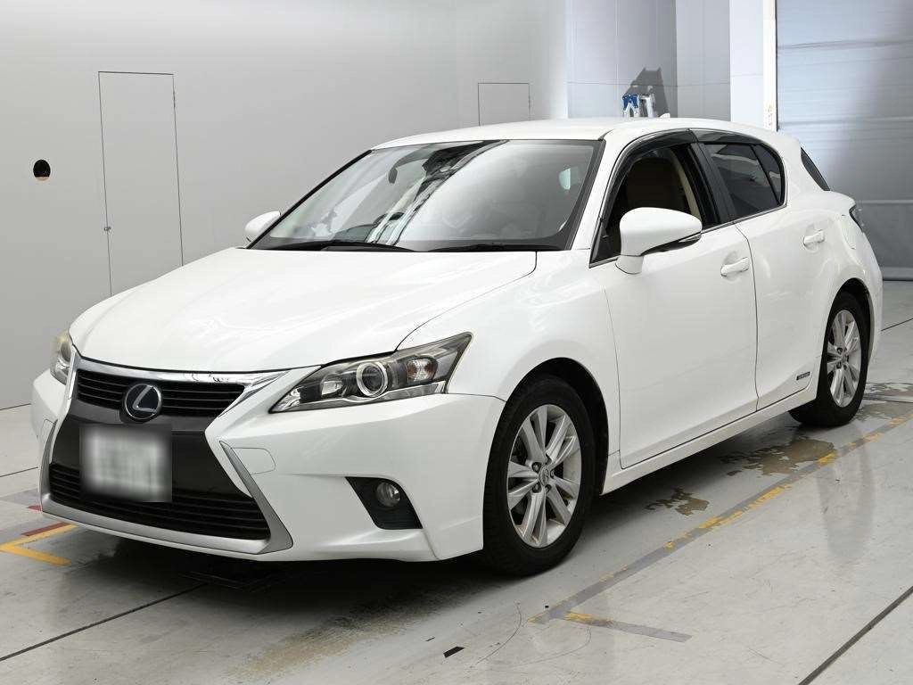 Lexus CT200h  с аукциона в Японии